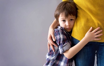 چگونه ذهن کودک را از اخبار ناگوار دور نگه داریم؟